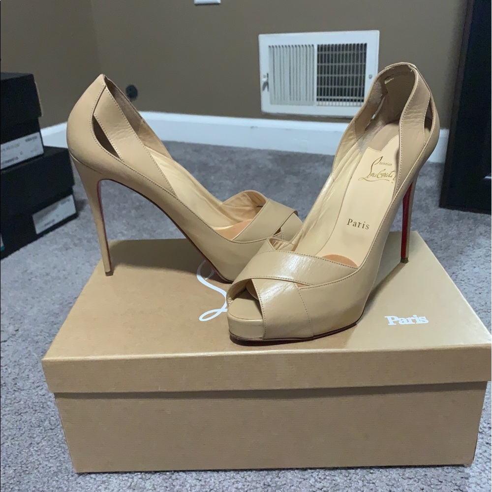 Christian Louboutin | Academa (Fits Size 9) ❤️